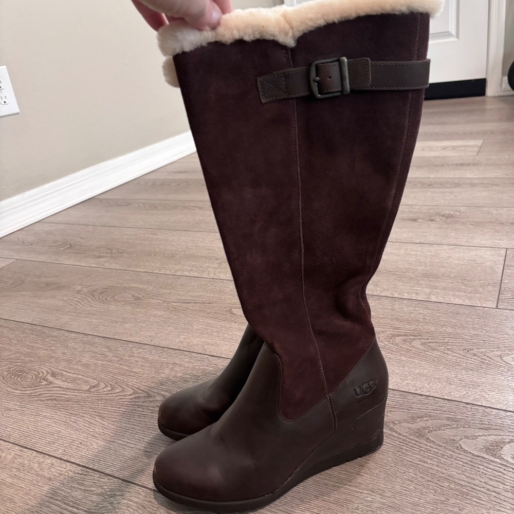 UGG Simmens Tall Wedge‎ Boots Womens 7 Brown Leather Suede Waterproof 1013887